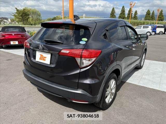 Honda VEZEL 2018-06 8782482-12