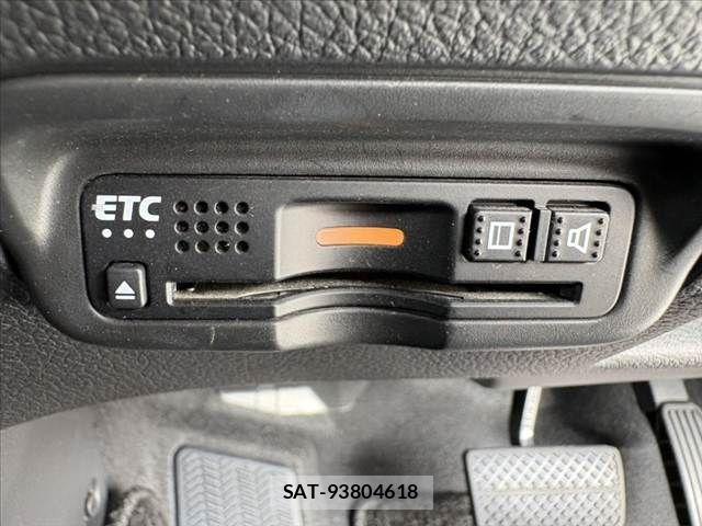 Honda VEZEL 2018-06 8782482-6