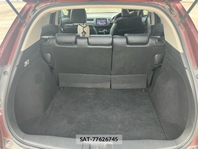 Honda VEZEL 2015-11 8832258-11