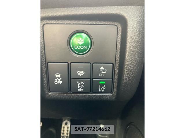 Honda VEZEL 2017-06 8832266-15