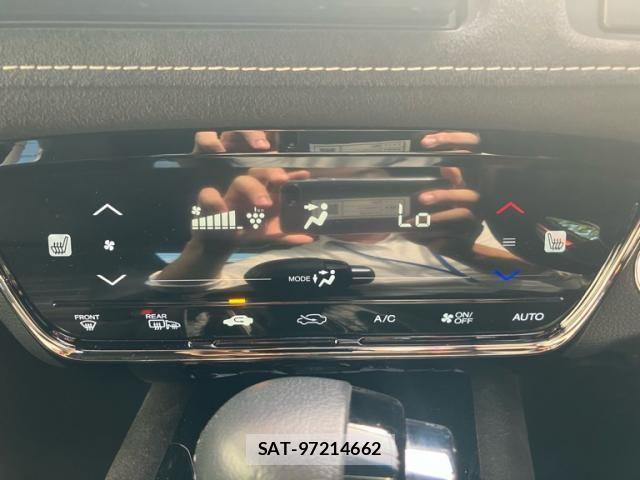 Honda VEZEL 2017-06 8832266-18