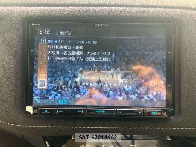 Honda VEZEL 2017-06 8832266-21