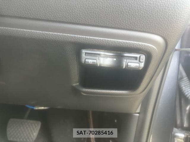 Honda VEZEL 2023-03 8832259-10