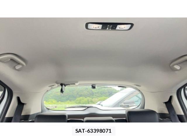 Honda VEZEL 2015-03 8850972-20