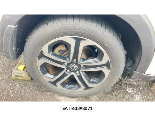 Honda VEZEL 2015-03 8850972-2