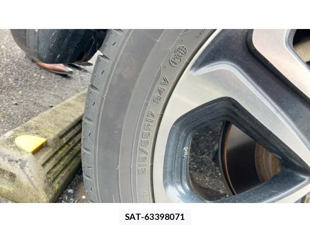 Honda VEZEL 2015-03 8850972-3