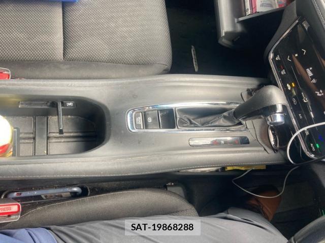 Honda VEZEL 2017-08 8850973-24