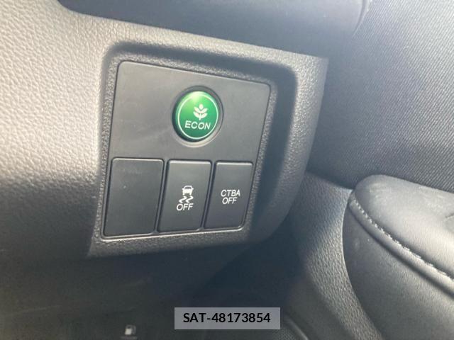 Honda VEZEL 2015-03 8882757-16