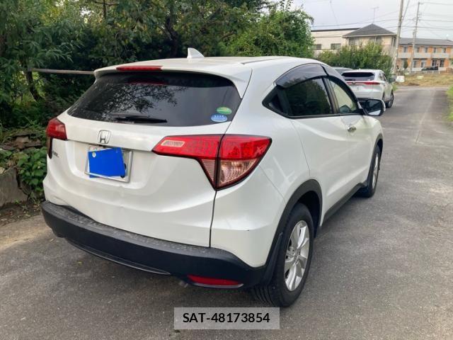 Honda VEZEL 2015-03 8882757-6