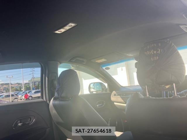 Honda VEZEL 2019-03 8884537-14