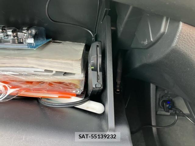 Honda VEZEL 2014-07 7458589-22