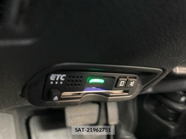 Honda VEZEL 2018-10 7880240-18