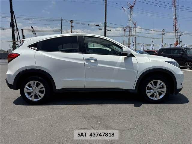 Honda VEZEL 2017-07 8038949-11