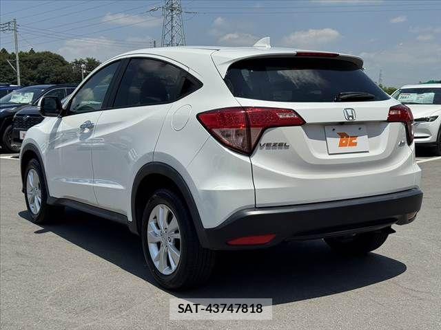 Honda VEZEL 2017-07 8038949-12