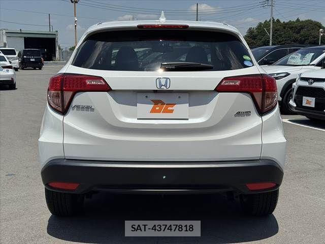 Honda VEZEL 2017-07 8038949-13