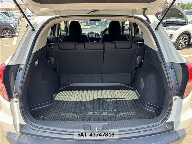 Honda VEZEL 2017-07 8038949-18