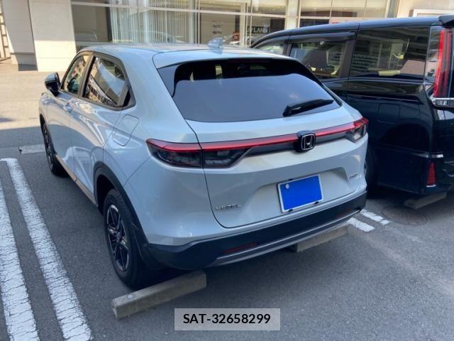 Honda VEZEL 2022-07 8132813-3