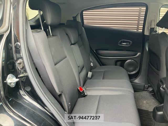 Honda VEZEL 2018-06 8369559-15