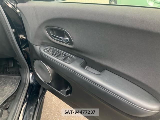 Honda VEZEL 2018-06 8369559-17