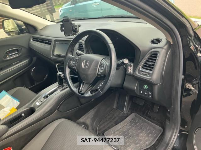 Honda VEZEL 2018-06 8369559-19