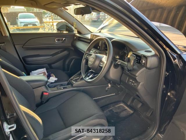Honda VEZEL 2022-04 8369558-11