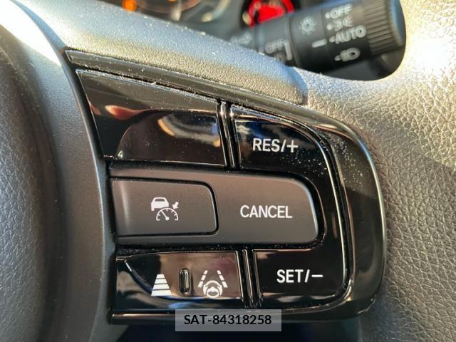 Honda VEZEL 2022-04 8369558-16