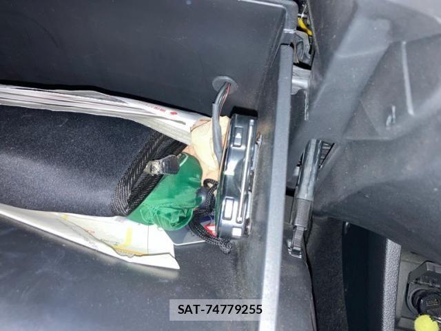 Honda VEZEL 2014-12 8832271-22