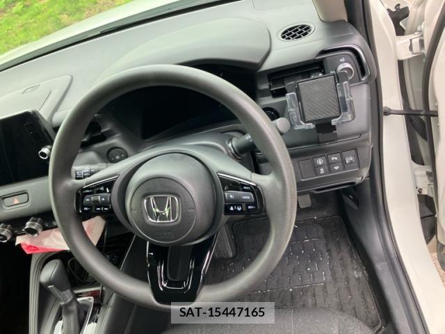 Honda VEZEL 2024-03 8882762-17