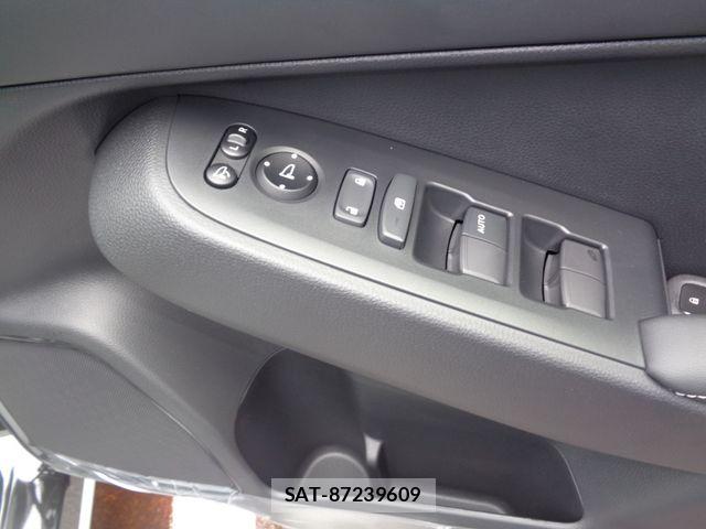 Honda VEZEL 2026-06 8882761-10