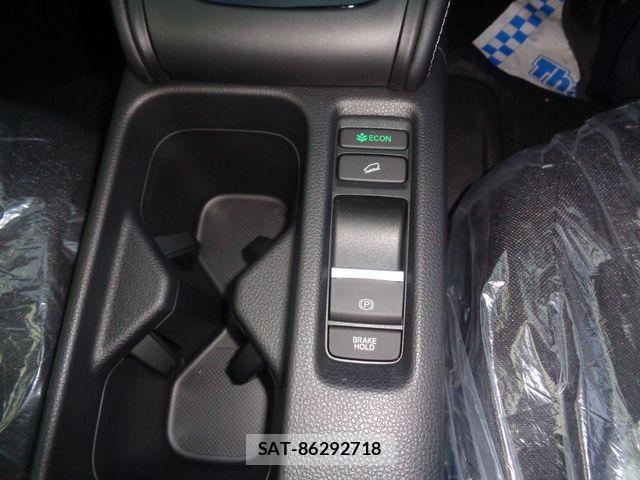 Honda VEZEL 2026-06 8882760-18
