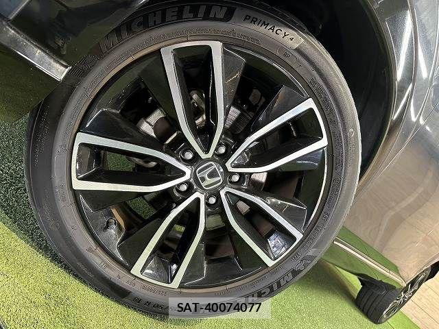 Honda VEZEL 2021-06 5881825-11
