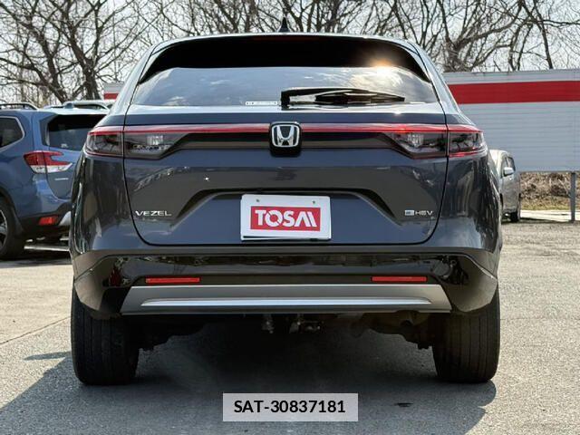 Honda VEZEL 2023-09 5881888-18