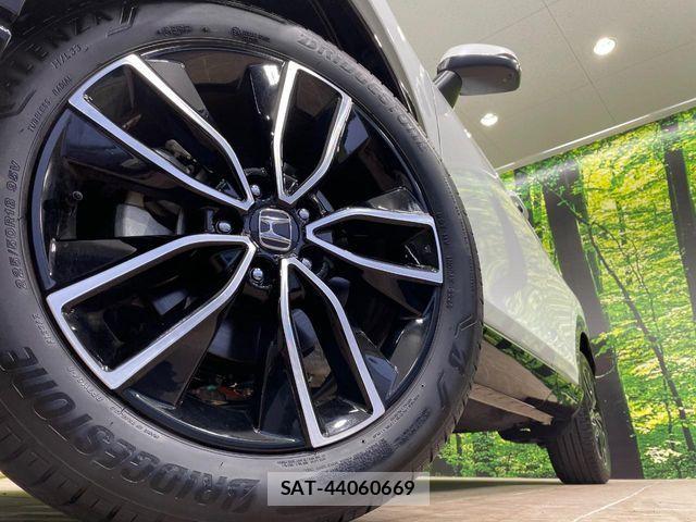 Honda VEZEL 2024-09 6266240-12