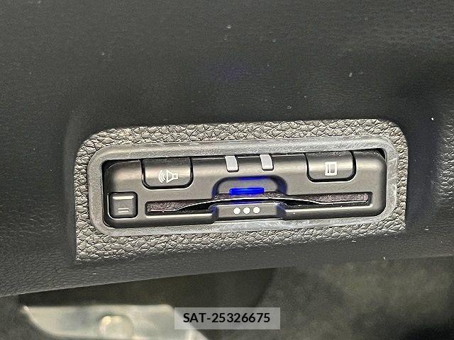 Honda VEZEL 2022-05 6817798-15