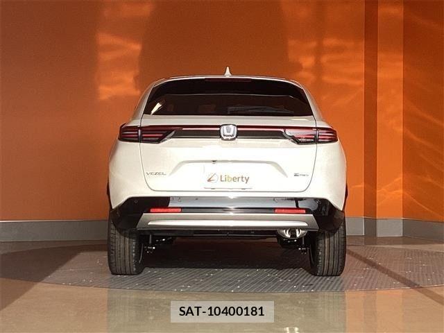 Honda VEZEL 2025-08 6914870-12