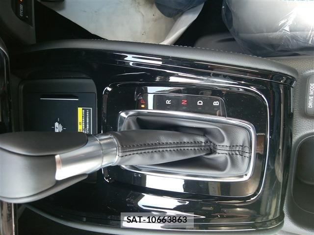 Honda VEZEL 2026-05 6998984-14