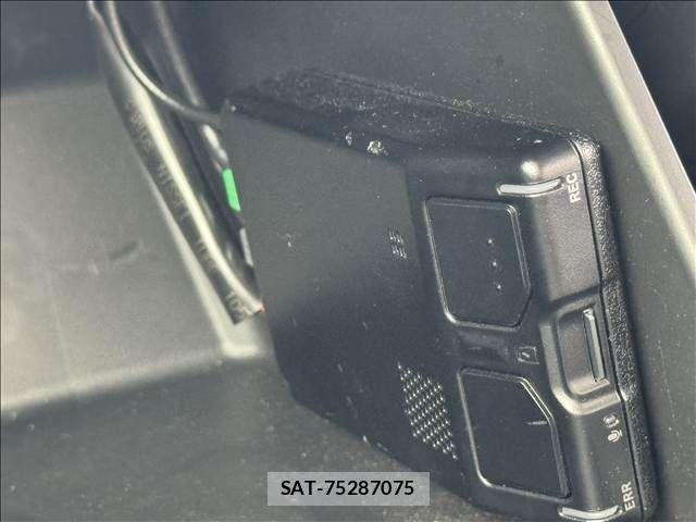 Honda VEZEL 2021-06 7226561-27