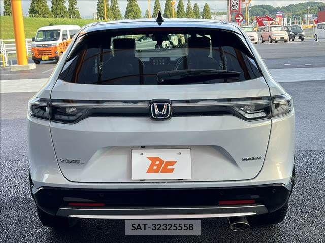 Honda VEZEL 2021-12 7330927-14