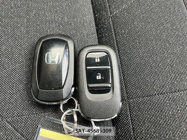 Honda VEZEL 2021-11 7458618-11