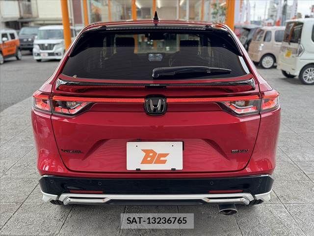 Honda VEZEL 2024-04 7880270-12
