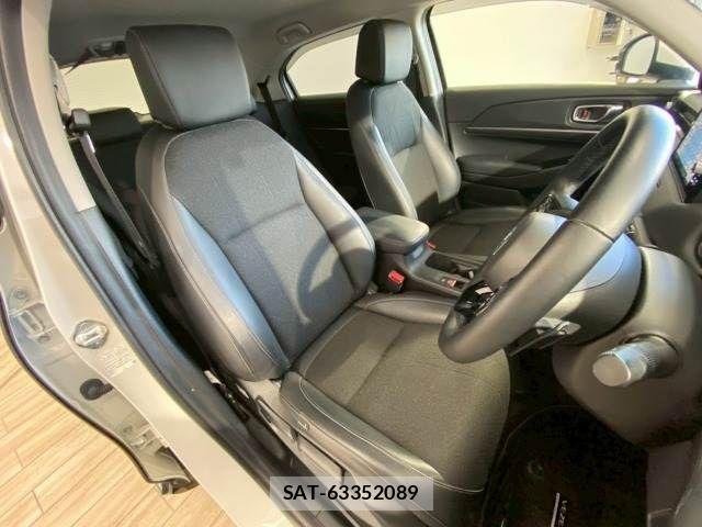 Honda VEZEL 2021-04 7964256-10