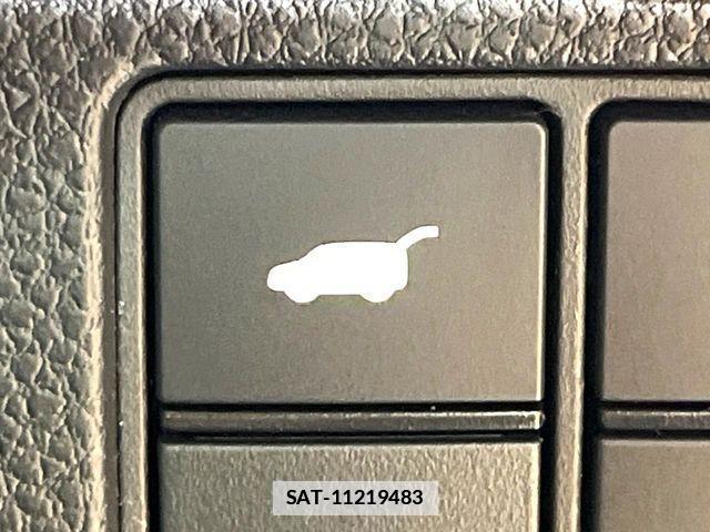 Honda VEZEL 2023-06 7964245-5