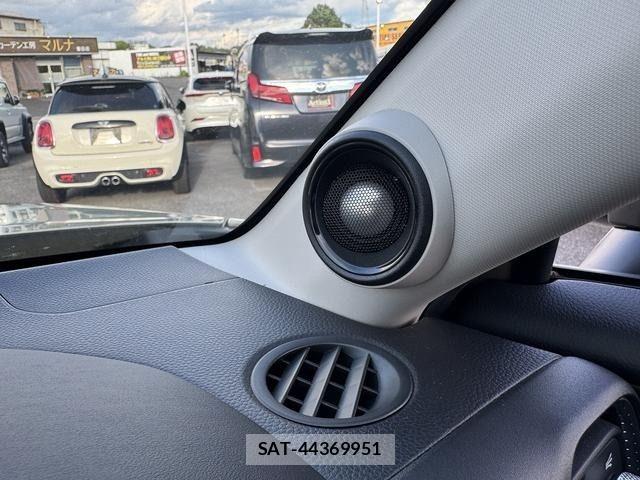 Honda VEZEL 2021-07 7981445-25