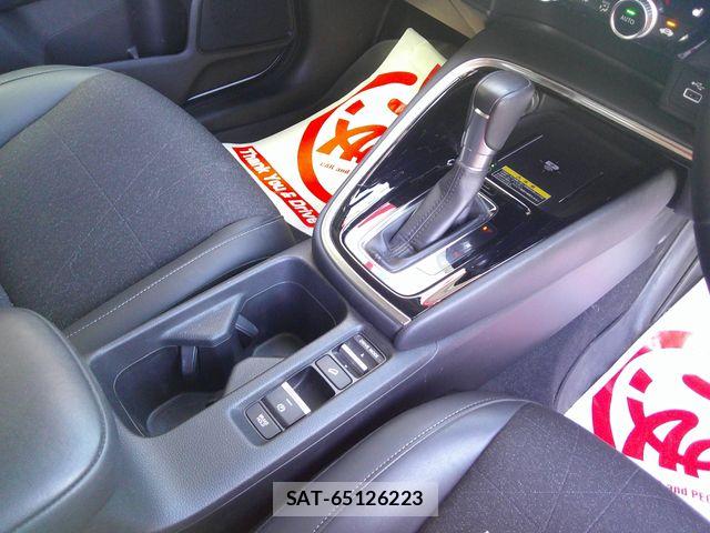 Honda VEZEL 2023-10 8038962-16