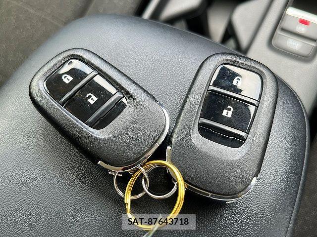 Honda VEZEL 2021-08 8076036-11
