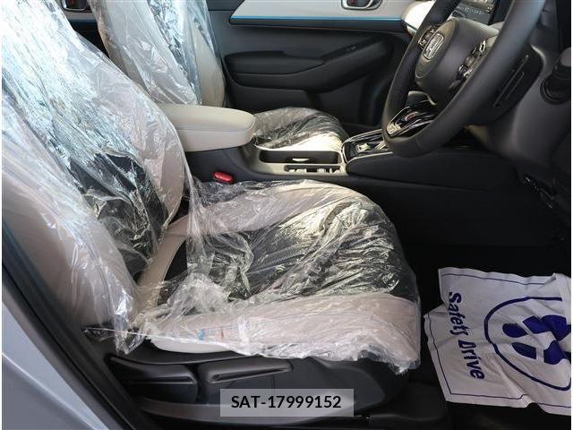Honda VEZEL 2026-03 8102437-12