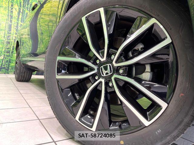 Honda VEZEL 2023-08 8102457-12