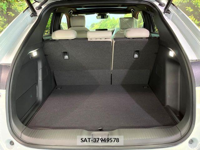 Honda VEZEL 2026-05 8102436-12