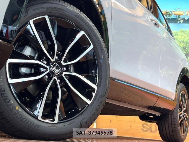Honda VEZEL 2026-05 8102436-14