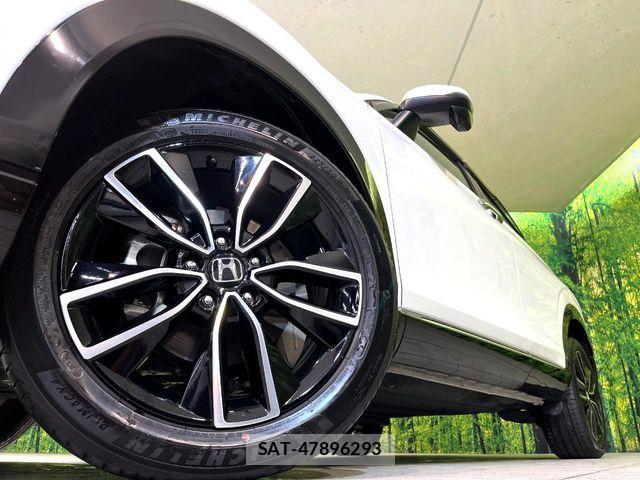 Honda VEZEL 2022-06 8102470-12